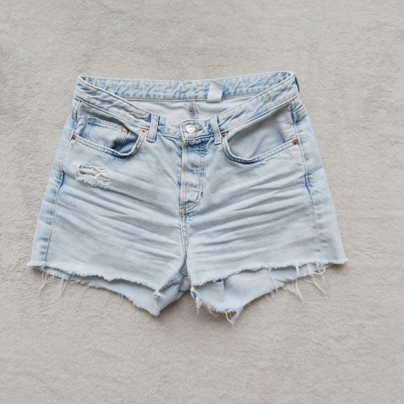 upcycled Pull&Bear, mid-waisted, light wash boyfriend denim button jean shorts - Picture 1 of 4